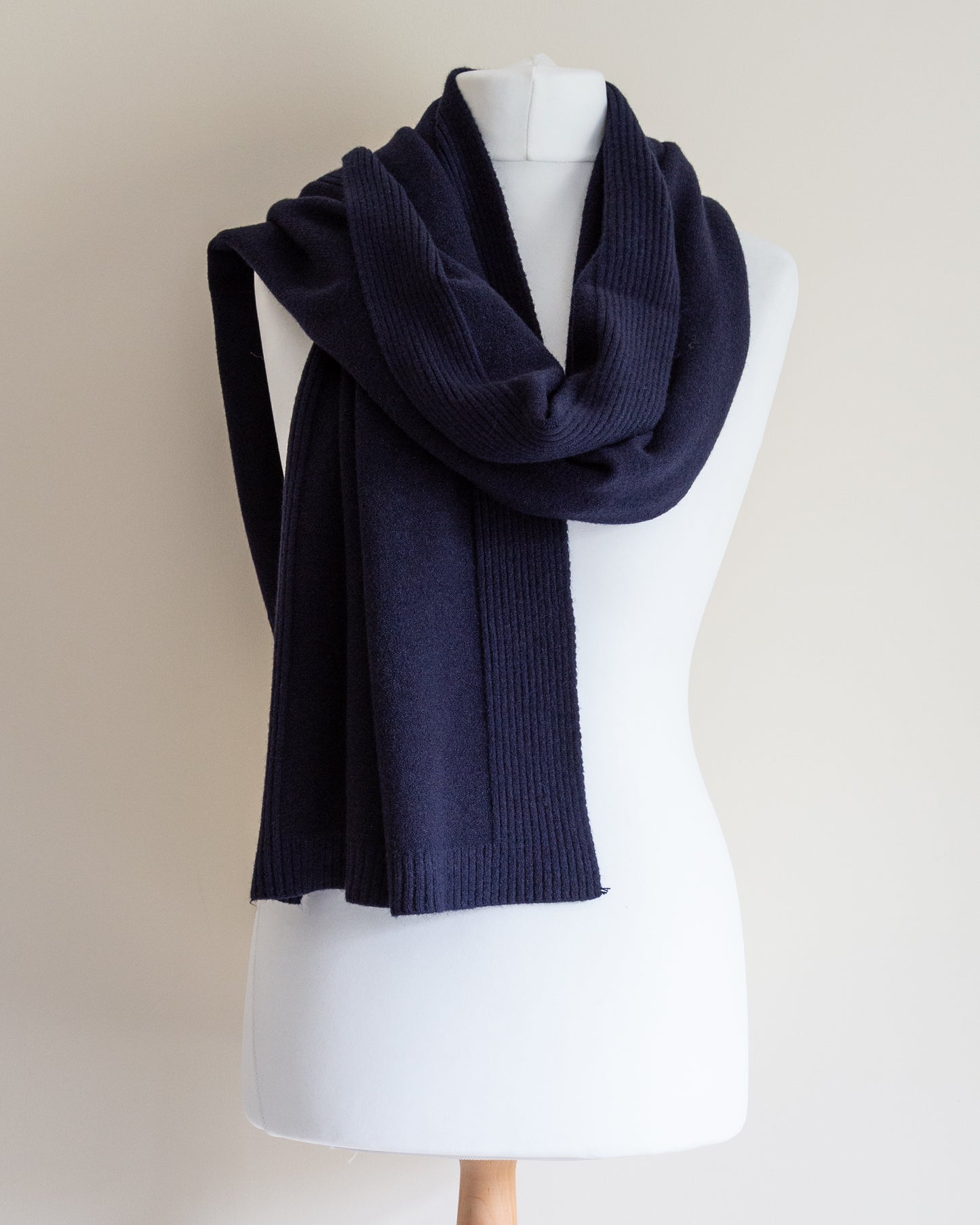 Hax Lux ridged edge scarf