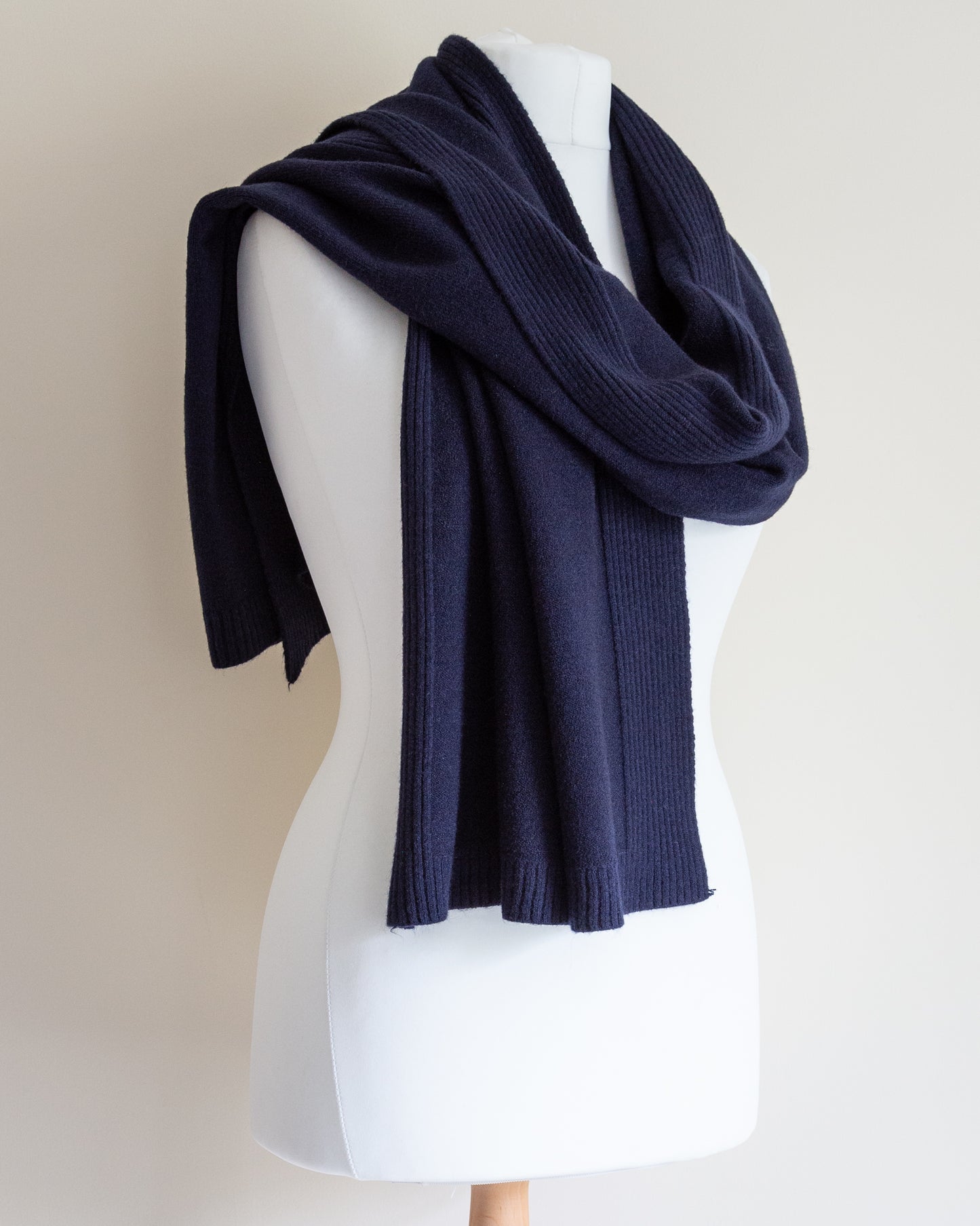 Hax Lux ridged edge scarf