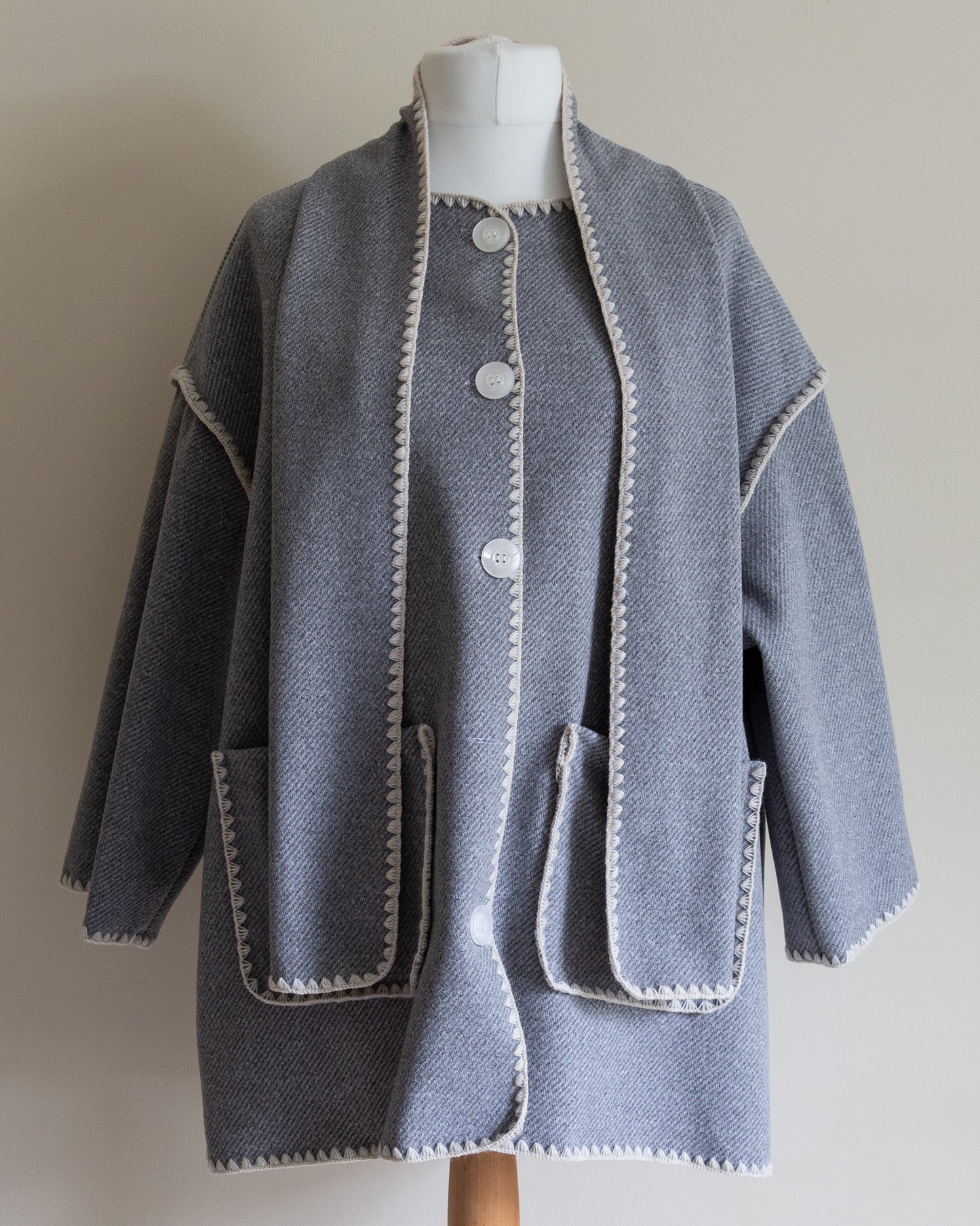 Totes scarf jacket in grey