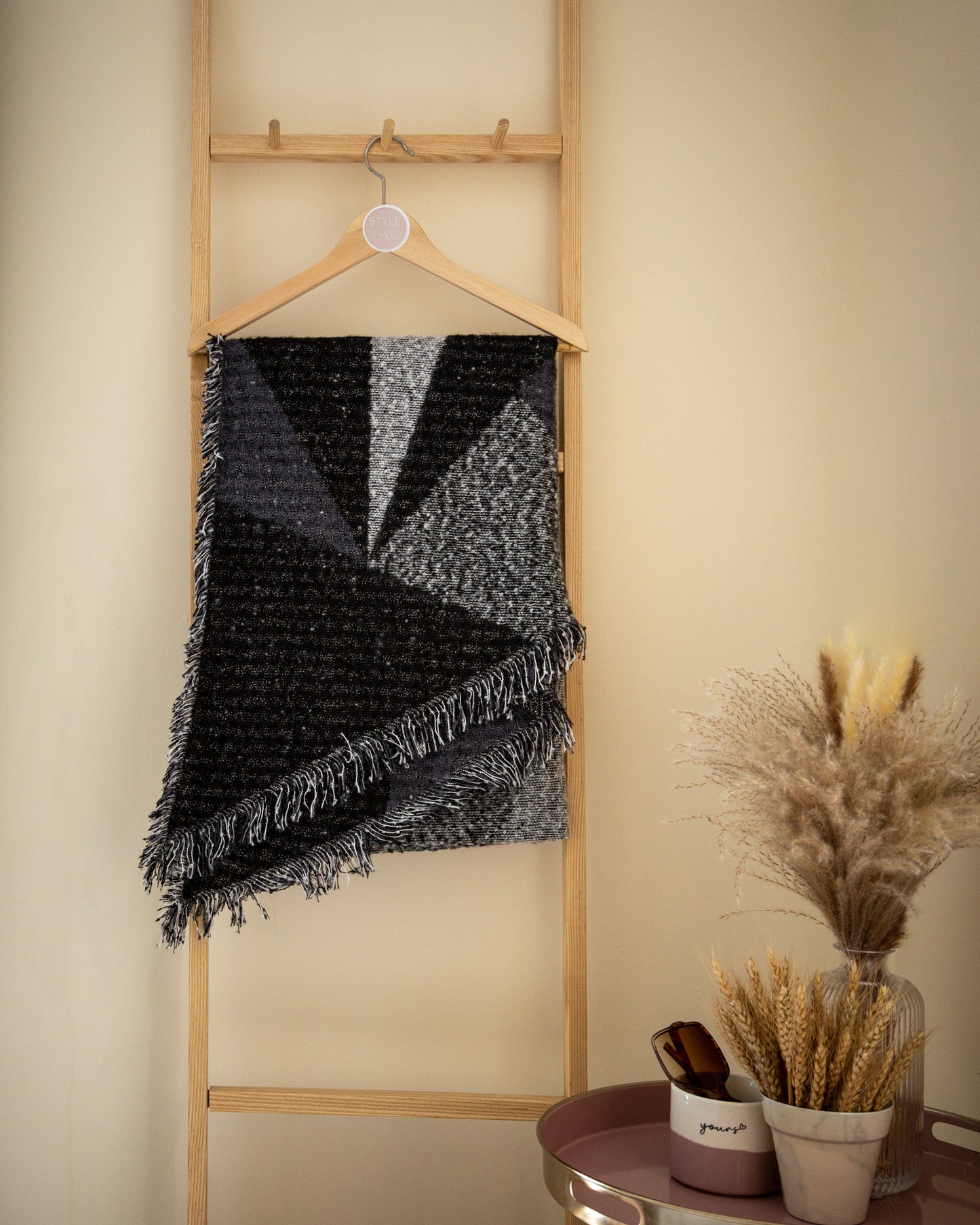 Storm wool blend scarf in black & grey