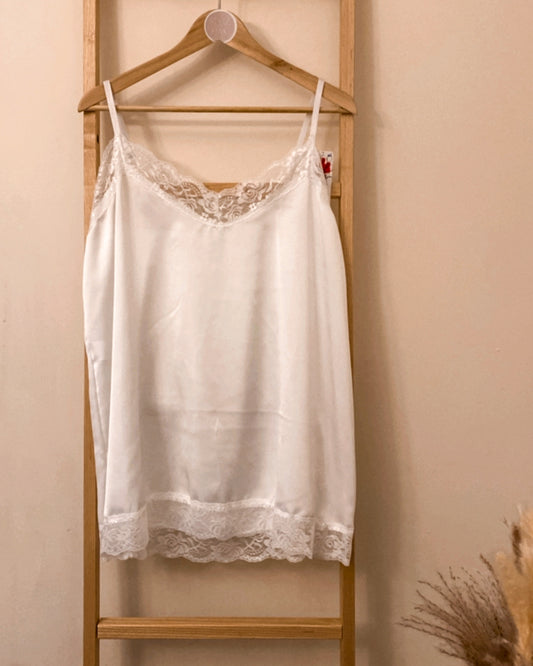 Lace trim cami in white