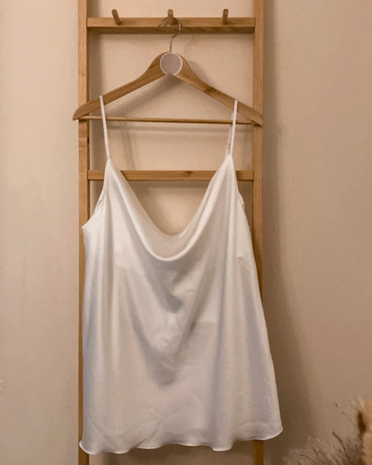 Satin Vest in white (large/XL)