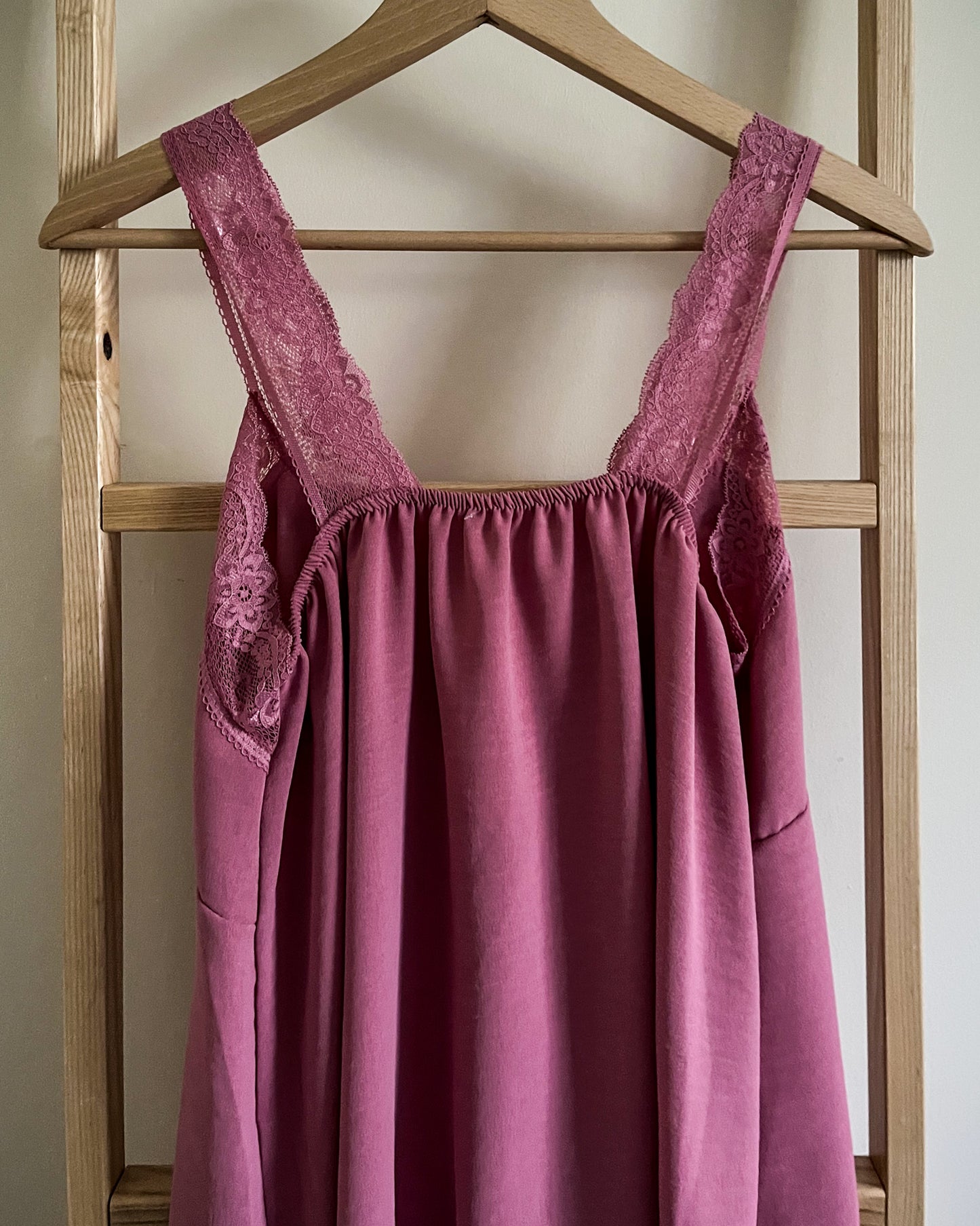 Longline v-neck cami in rose