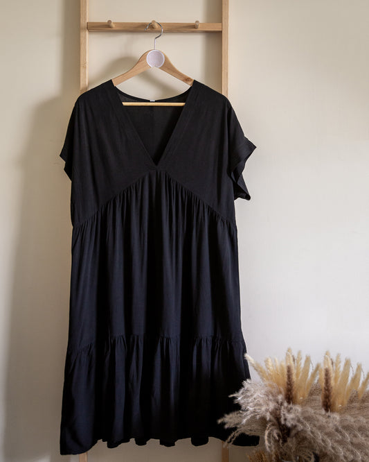 Leali dress in black