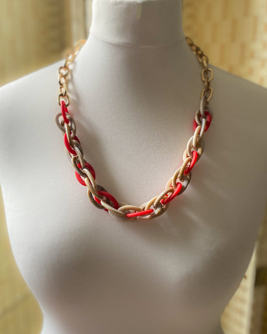 Molly mesh resin necklace in red